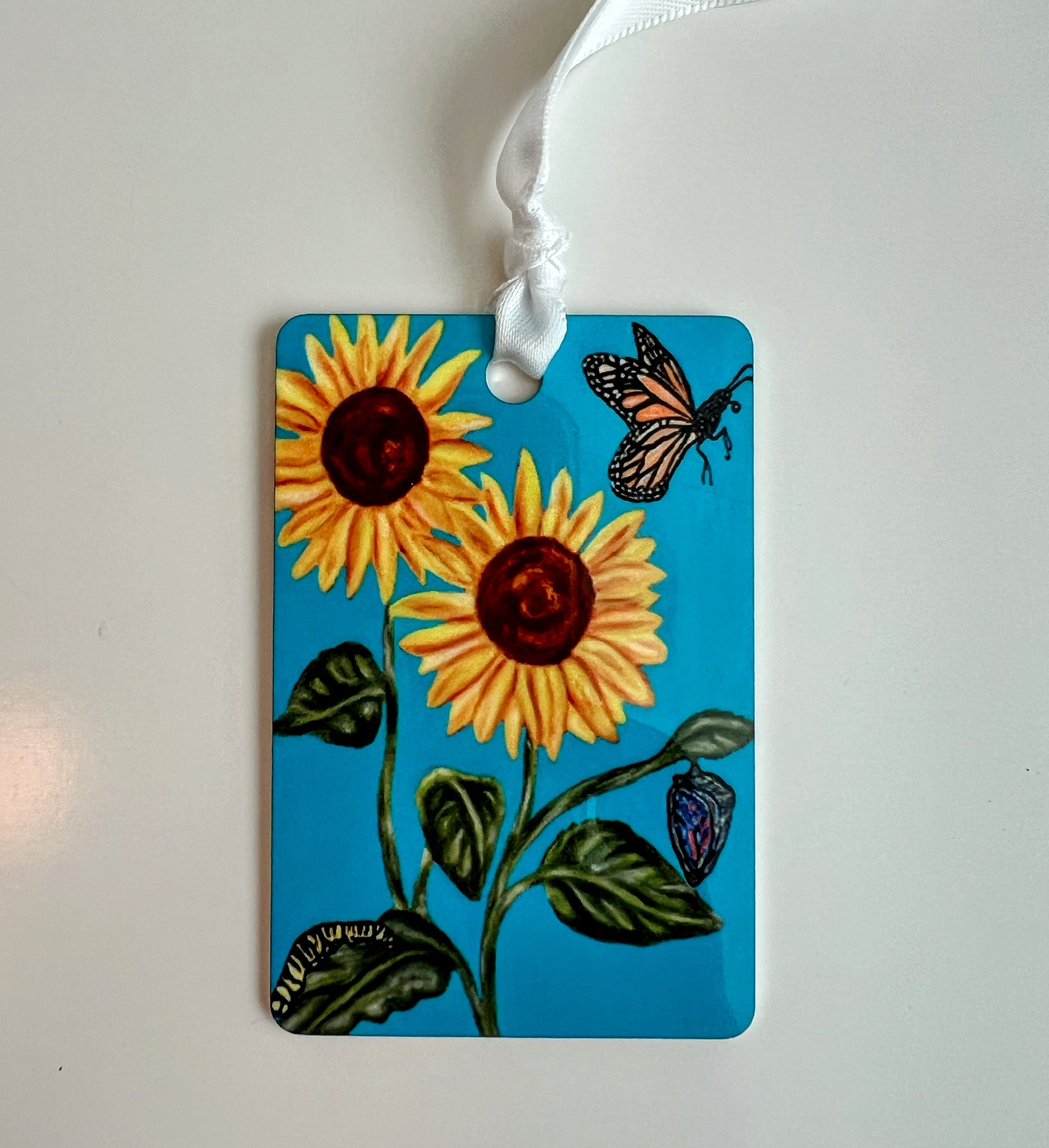 Sunflower ornament with blue background (rectangle shape)